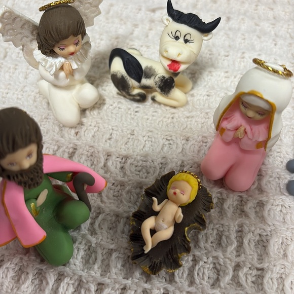 Vintage Handcrafted Polymer Clay Nativity set - Picture 2 of 3